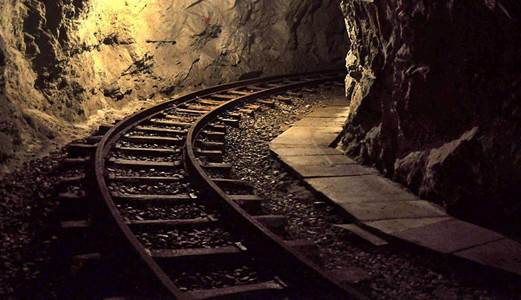 煤礦圖像監(jiān)視系統(tǒng)，如何保證井下安全作業(yè)